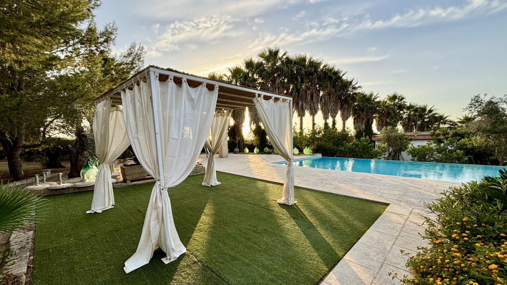 White Pool 7P Matino - Gallipoli Exterior photo