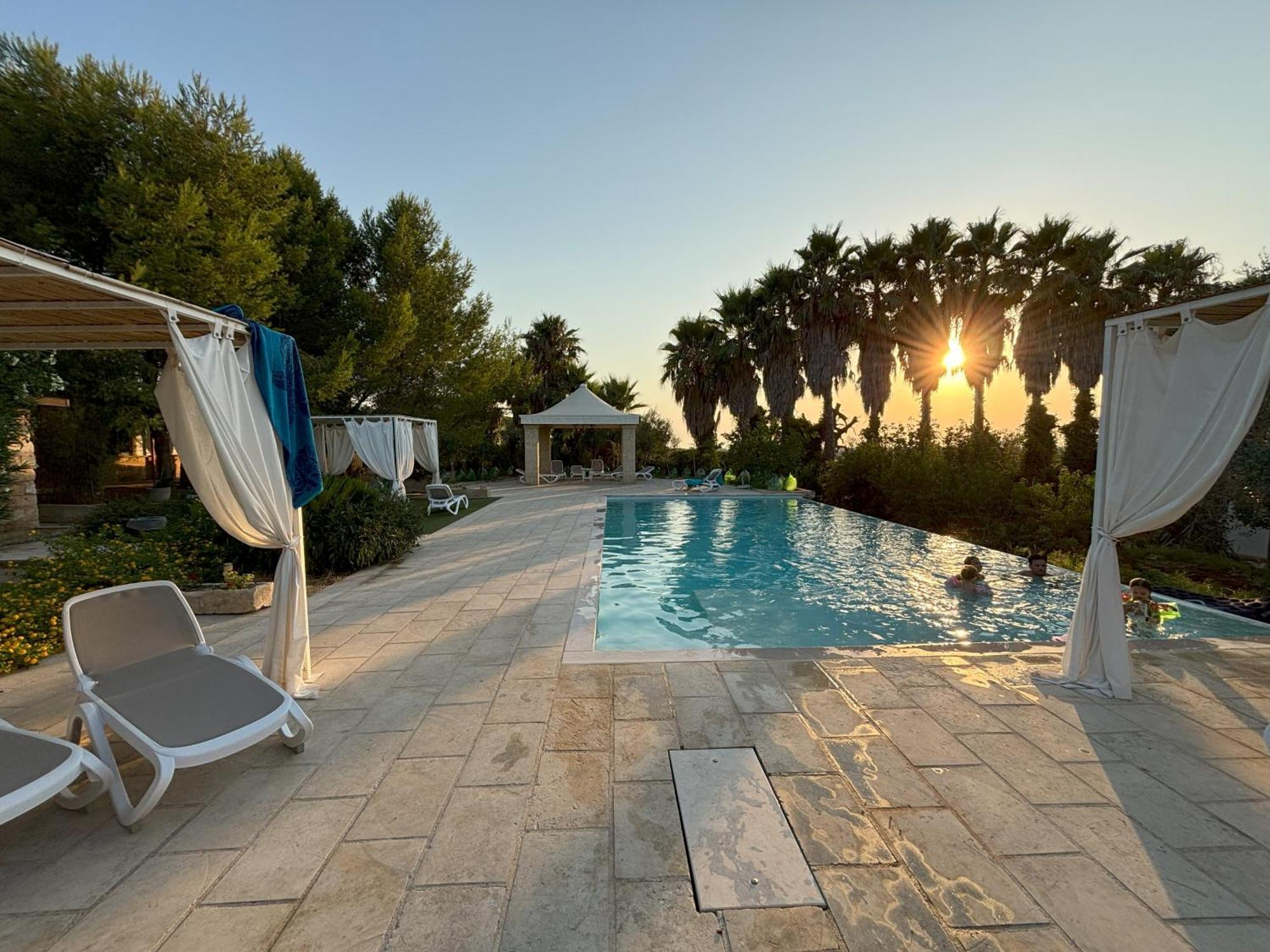 White Pool 7P Matino - Gallipoli Exterior photo